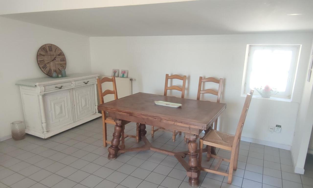 T3 Avec Sa Terrasse Au Coeur Du Village Medieval Apartamento Sauzet (Drome)