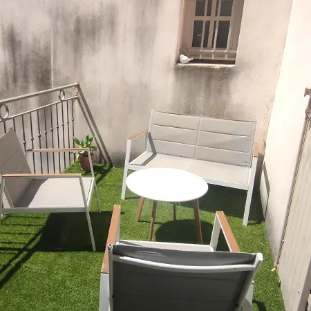 T3 Avec Sa Terrasse Au Coeur Du Village Medieval Sauzet  Exterior foto
